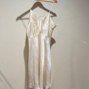 Luxurious vintage Ivory Chemise